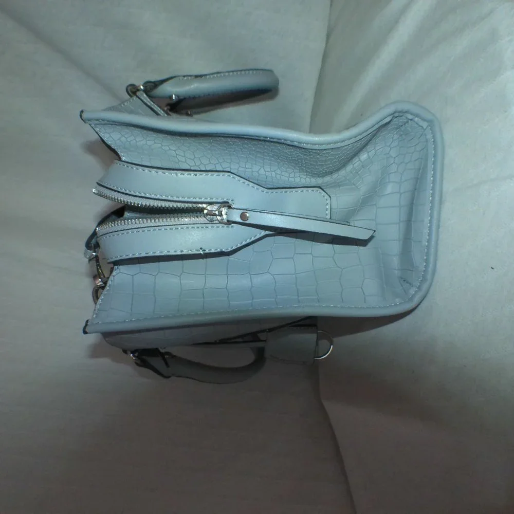 Greyish Blue - Picture 3 of 5